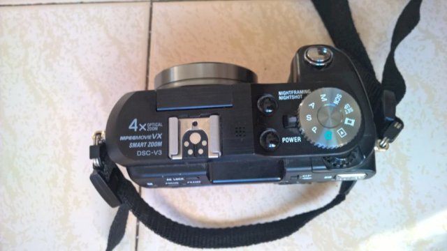 Sony Cyber-shot DSC-V3